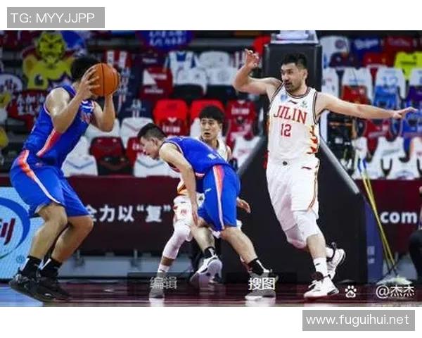 广州篮球队以98分领跑精英赛积分榜展现强劲实力