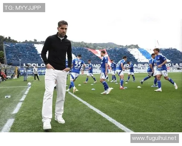 足球明星化身大叔的幽默瞬间展现生活的另一面与真实魅力